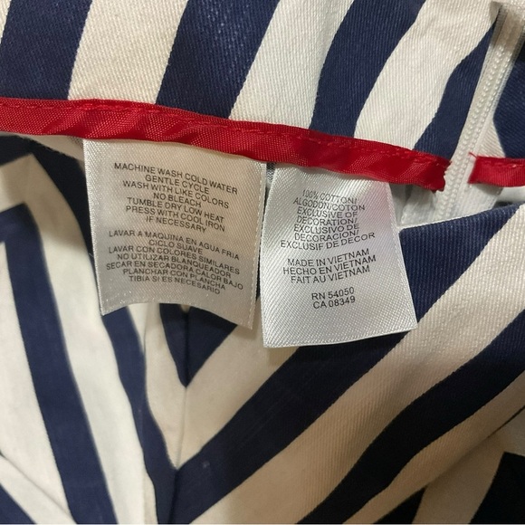 Jones New York Signature Navy White Chevron Stripe A-Line Skirt Size 8 NWT - Picture 6 of 6